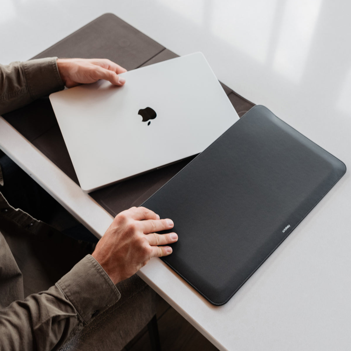Orbitkey Hybrid Laptop Sleeve - Black